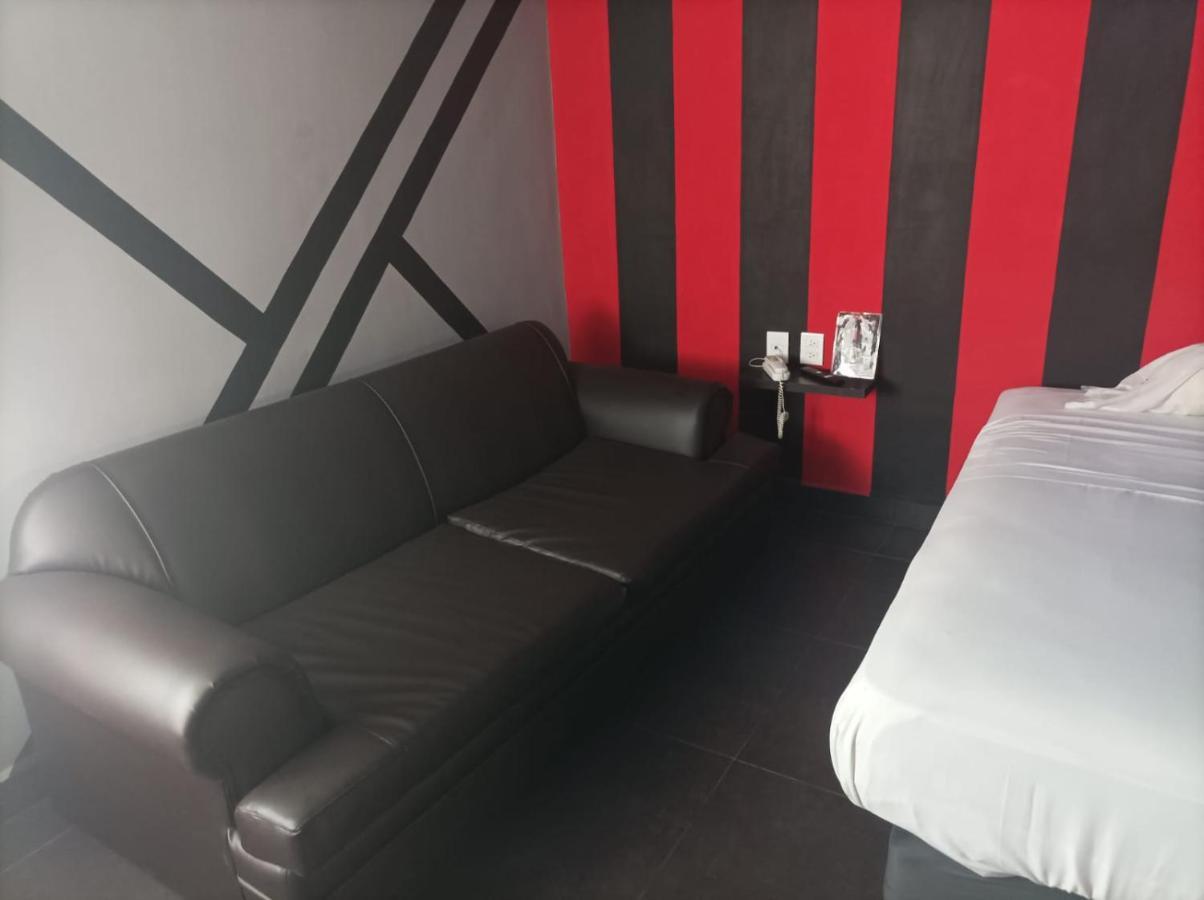 خالابا La Selva Auto Hotel Adults Only المظهر الخارجي الصورة