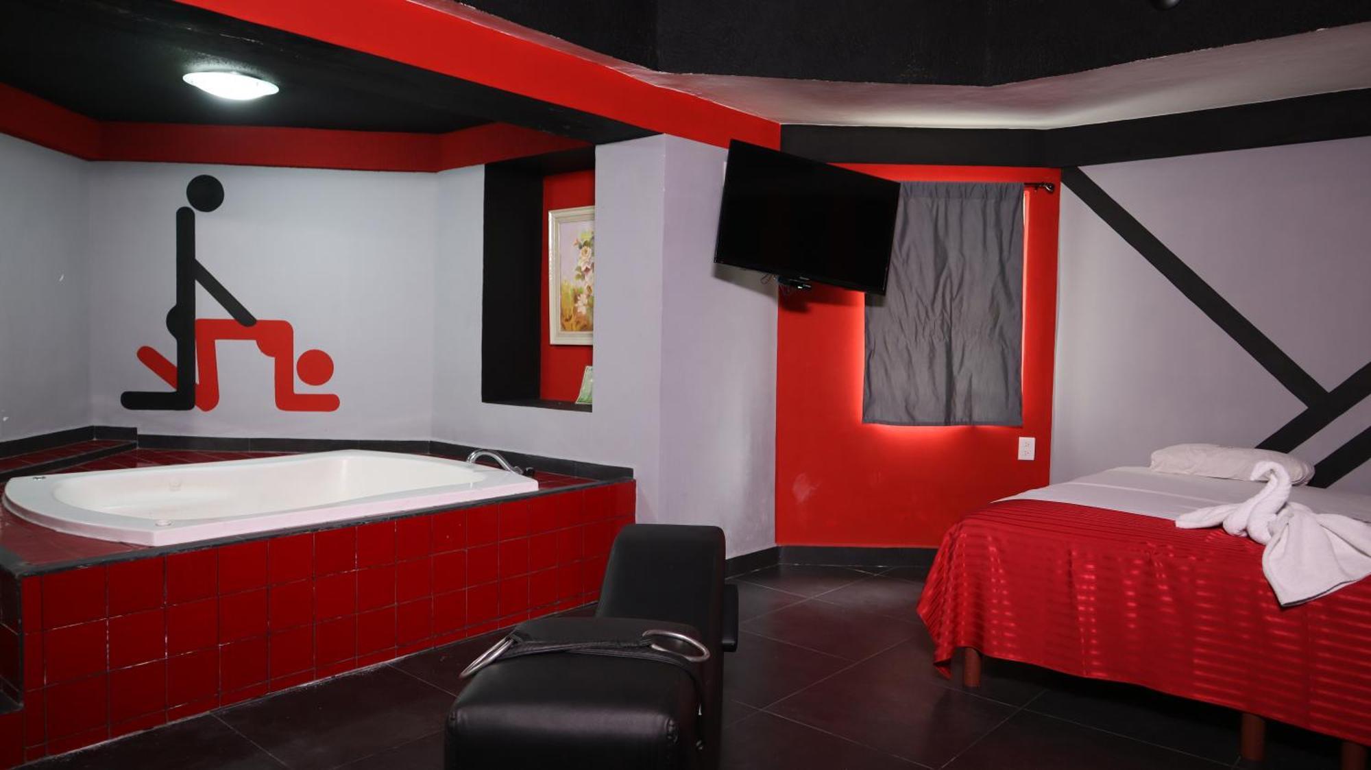 خالابا La Selva Auto Hotel Adults Only المظهر الخارجي الصورة